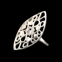 ANEL NAVETE DESENHADA COM 5 PEDRAS ZIRCONIA