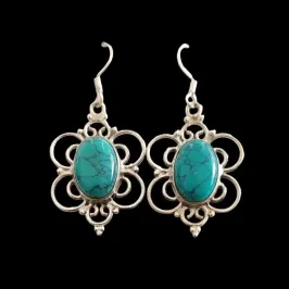 BRINCO FLOR DESENHADA COM PEDRA OVAL AZUL