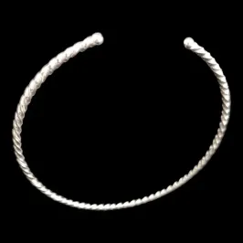 BRACELETE FIO TORCIDO ARO ABERTO