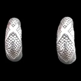 BRINCO 1/2 ARGOLA DESENHADA TARRAXA ELETROFORMAÇÃO