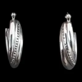 BRINCO ARGOLA OVAL DESENHADA ELETROFORMAÇÃO