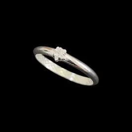 ANEL SOLITÁRIO GARRA BAIXA ESTRELA 4 MM