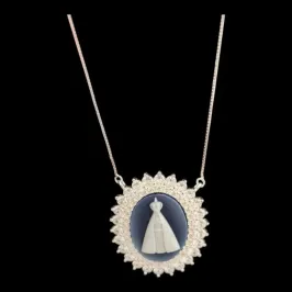 GARGANTILHA NOSSA SRA APARECIDA  CRAVEJADA MADRE PEROLA