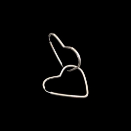 ARGOLA CORAÇÃO FIO QUADRADO 3,0 X 3,5 MM