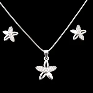 CONJUNTO FLOR VAZADA CREAVEJADA
