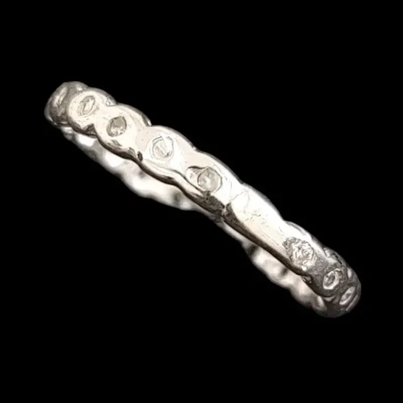 ANEL ALIANÇA INTEIRA DESENHADA MICROZIRCONIA