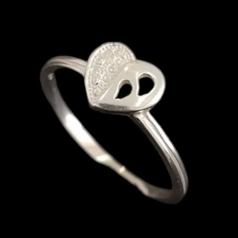 ANEL CORAÇÕES VAZADO