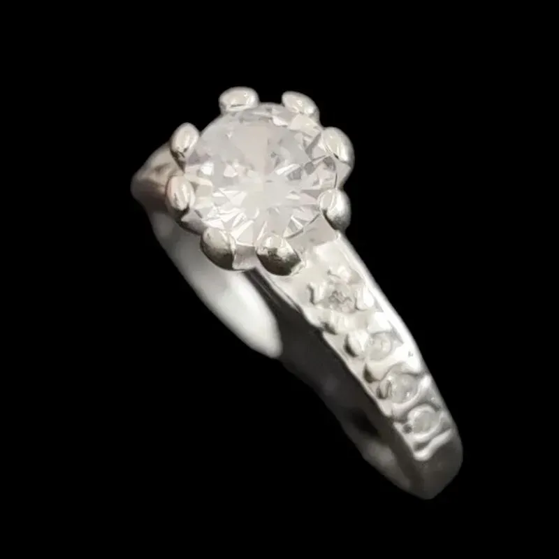 ANEL SOLITÁRIO 8 GARRAS