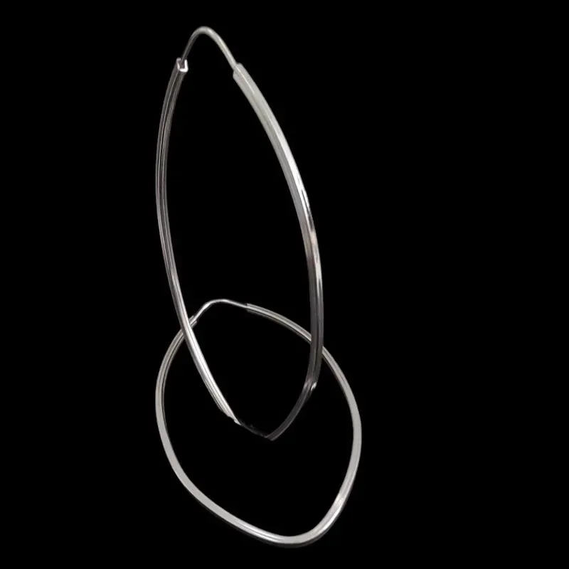 ARGOLA OVAL CHINES  FIO QUADRADO 6,0  CM 1,5 MM