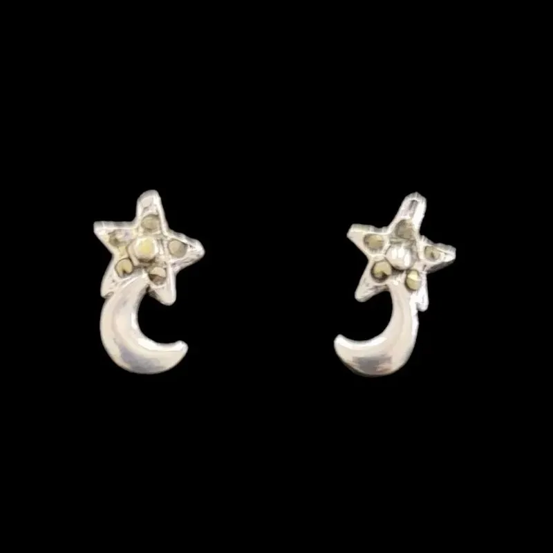 BRINCO 1/2 LUA E ESTRELA COM MARCASSITA