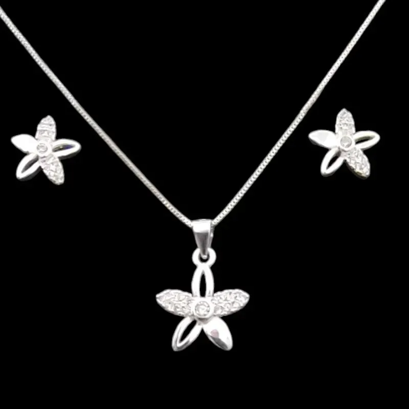 CONJUNTO FLOR VAZADA CREAVEJADA