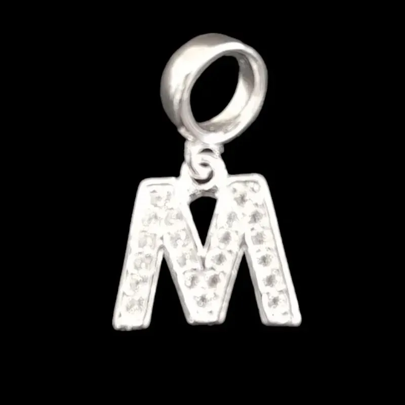 BERLOQUE LETRA M COM MICROZIRCONIA