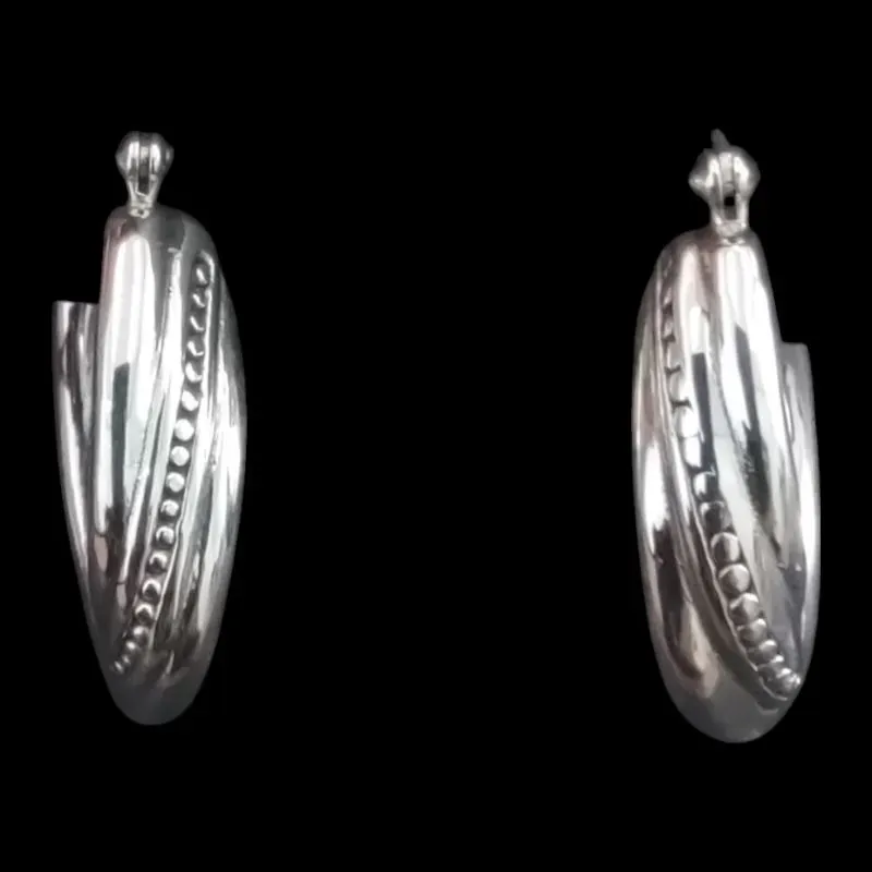 BRINCO ARGOLA OVAL DESENHADA ELETROFORMAÇÃO