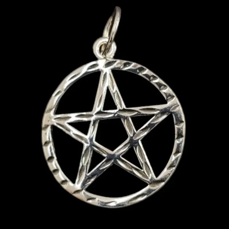 PINGENTE ESTRELA DE SALOMÃO TRABALHADA TAM. MEDIO