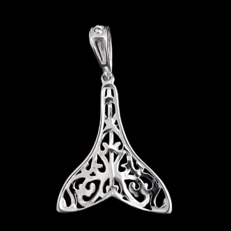 PINGENTE RABO DE BALEIA DESENHADO