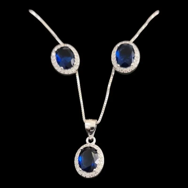 CONJUNTO OVAL SAFIRA 6X8 CRAVEJADO