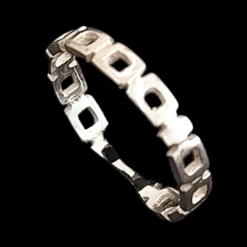 ANEL ALIANÇA INTEIRA DESENHADA QUADRADO