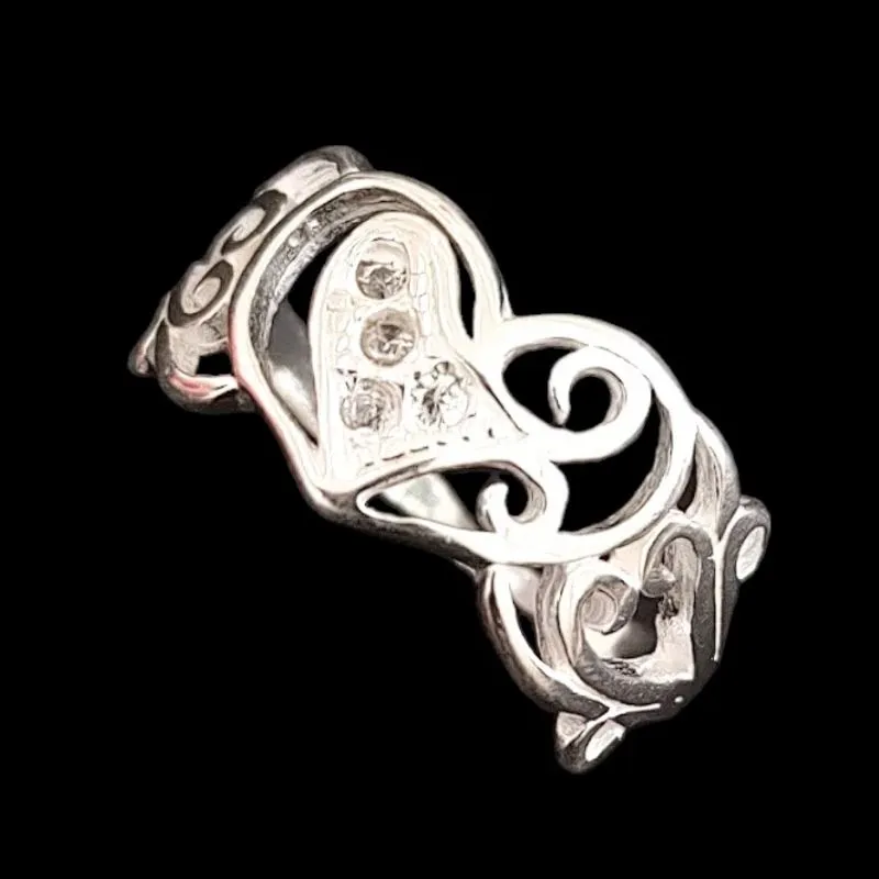 ANEL CORAÇÃO DESENHADO VAZADO