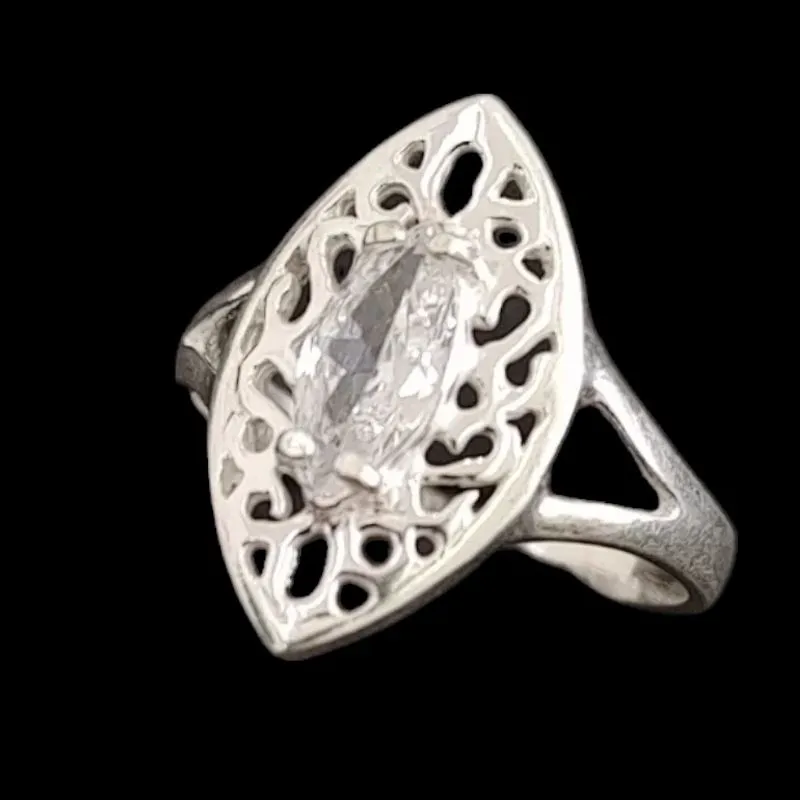 ANEL NAVETE DESENAHADO PEDRA ZIRCONIA CENTRAL