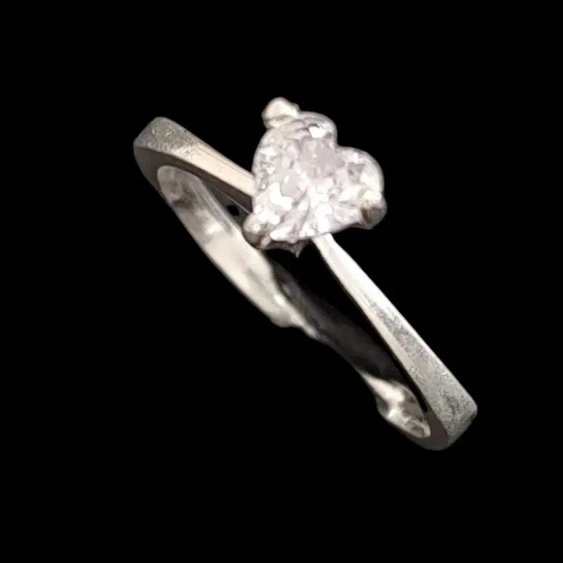 ANEL SOLITÁRIO 3 GARRAS PEDRA CORAÇÃO ZIRCONIA 4,0MM