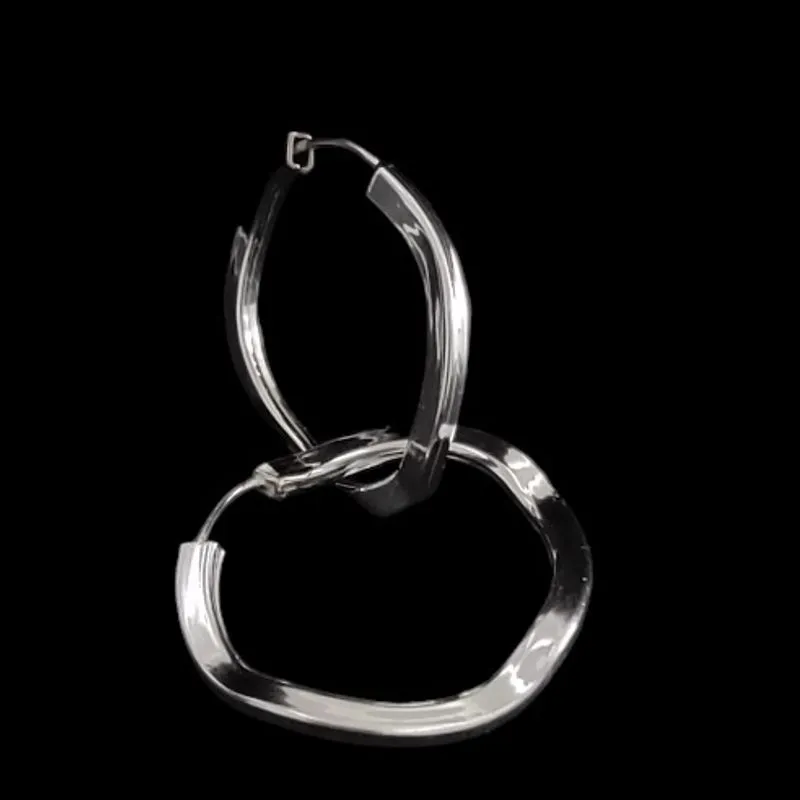 ARGOLA ONDULADA FIO QUADRADO N° 1