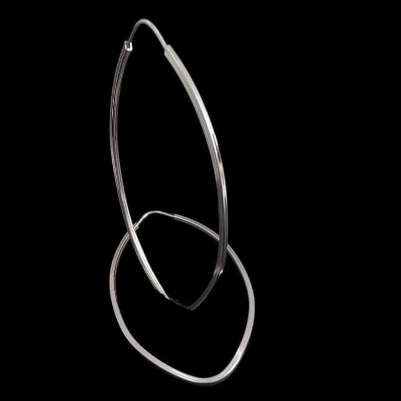 ARGOLA OVAL CHINES  FIO QUADRADO 6,0  CM 1,5 MM