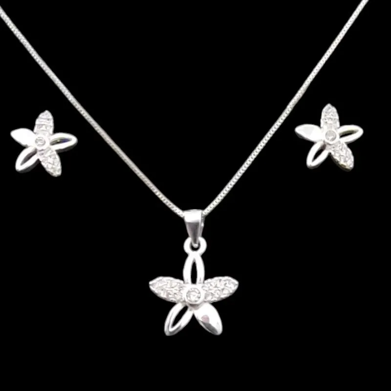 CONJUNTO FLOR VAZADA CREAVEJADA