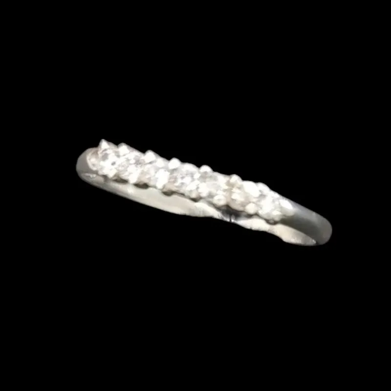 ANEL APARADOR COM 7 PEDRAS ZIRCONIA 1,5 MM