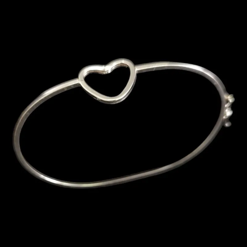 BRACELETE FIO QUADRADO CORAÇÃO