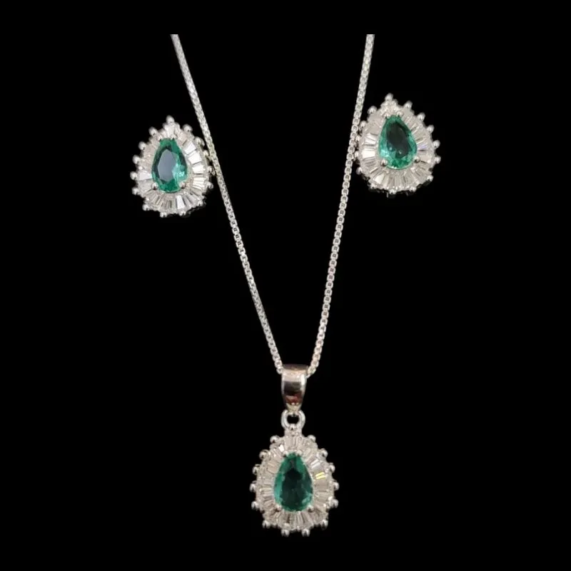 CONJUNTO GOTA MOLDURA CRAVEJADA