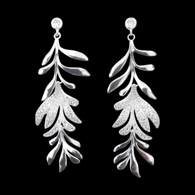 BRINCO CRAVEJADO RAMO DE FOLHAS