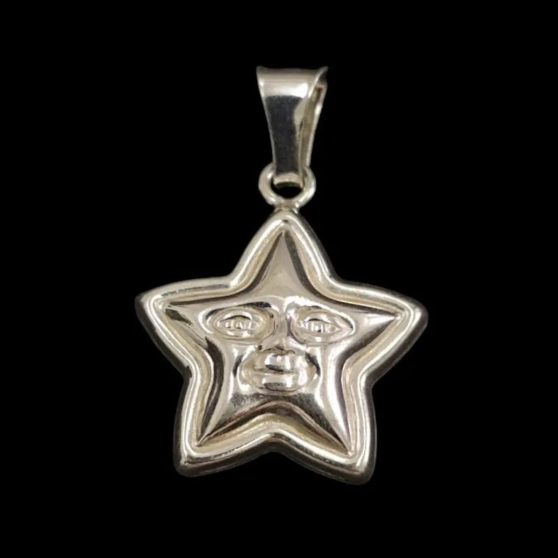 PINGENTE ESTRELA ABAULADA DESENHADA