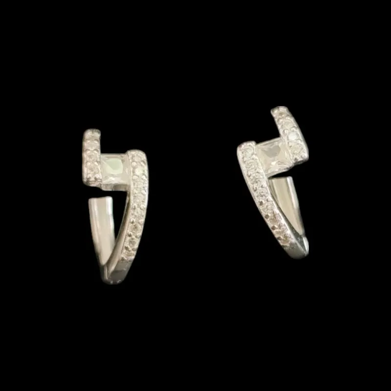 ARGOLA CLICK CRAVEJADA FORMA Z COM PEDRA AO CENTRO